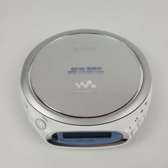 PARTS ONLY Sony Walkman D-NE509 Atrac3plus Mp3 CD CDR CDRW Vintage - Picture 1 of 9